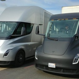 Tesla начала тесты электрического грузовика Semi
