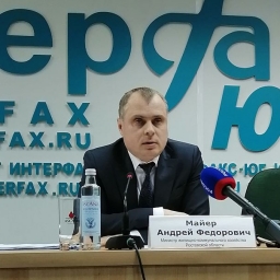 «Голубев, "слив" Майера, сыграл на опережение»: эксперты об увольнении министра ЖКХ области