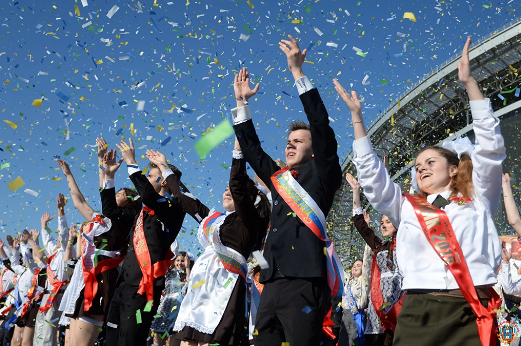 Более 600 выпускников в Ростове окончили школу с золотой медалью в 2022 году