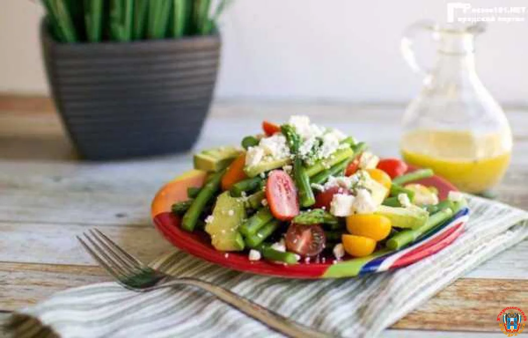Салат с овощами и стручковой фасолью