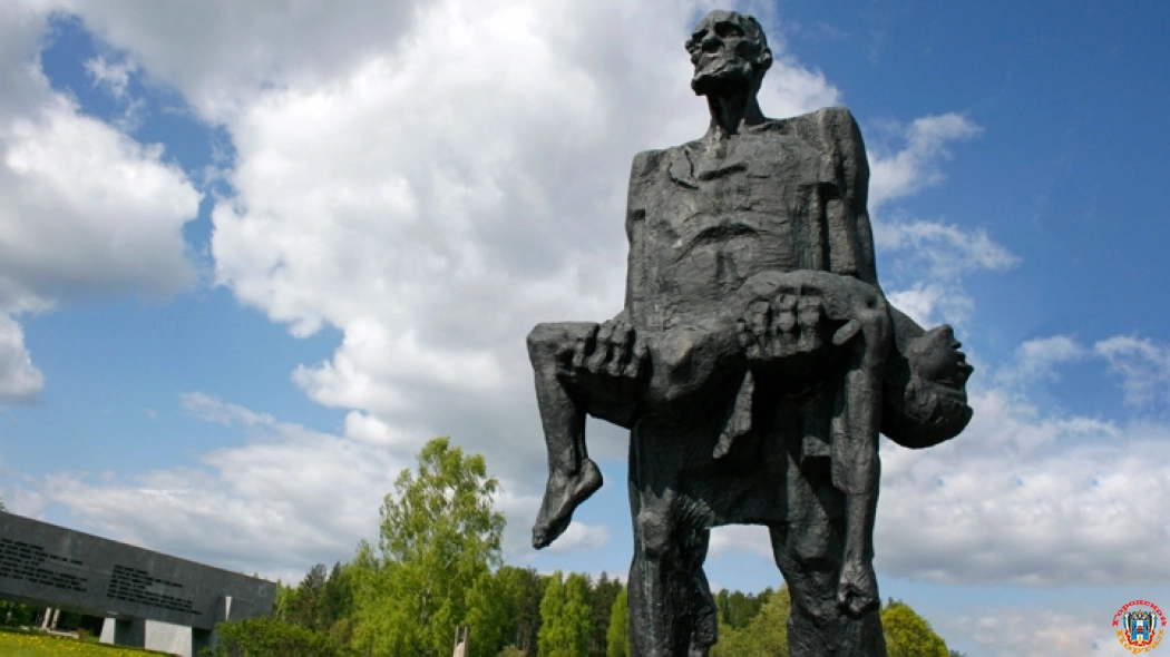 Женщин, стариков и детей в Хатыни сожгли украинские каратели