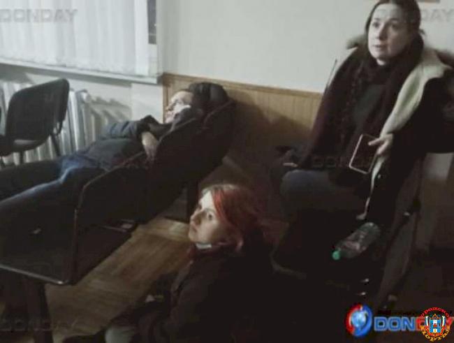 В спецприемник в Новочеркасске доставили часть арестованных участников митинга в поддержку Навального В спецприемник в Новочеркасске доставили часть арестованных участников митинга в поддержку Навального