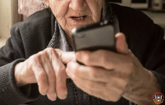 Как 84-летняя ростовчанка противостоит телефонным мошенникам