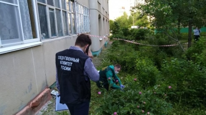 При падении с 10 этажа в Чебоксарах погиб двухлетний ребенок