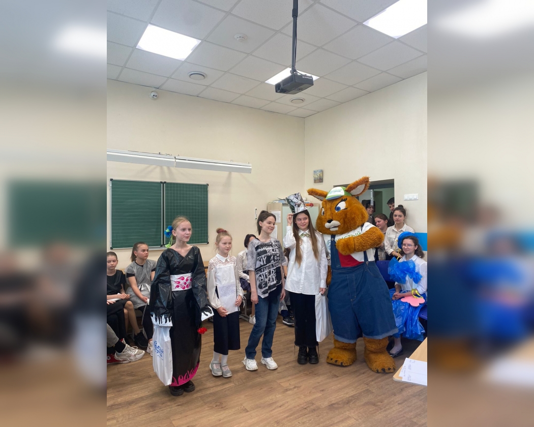 Ростовские школьники сделали модную одежду из подручных средств Ростовские школьники сделали модную одежду из подручных средств