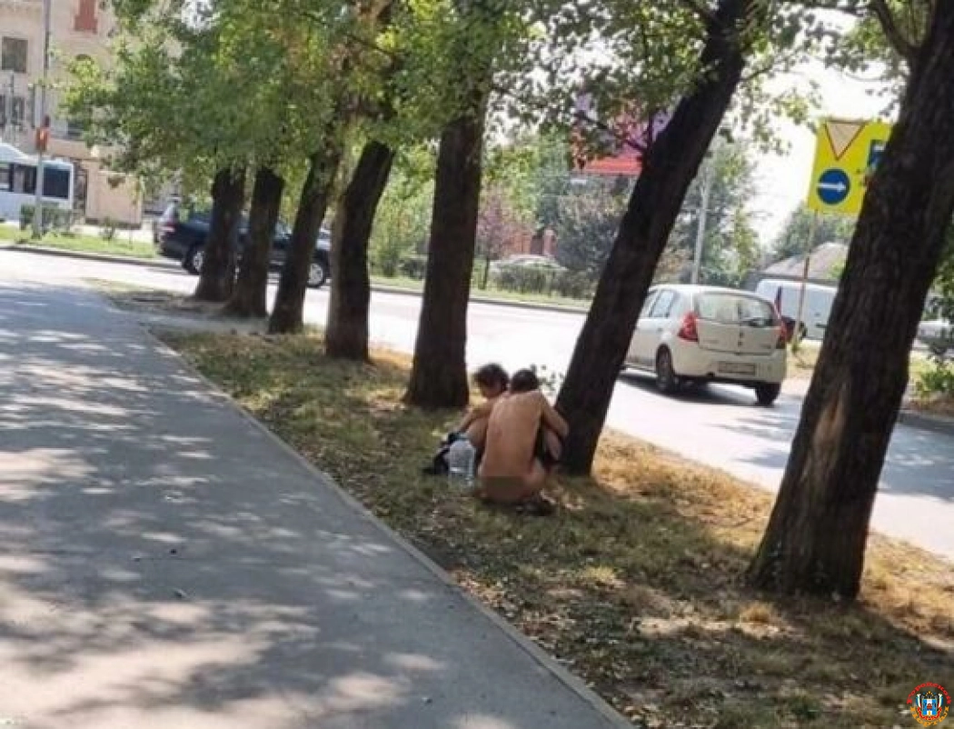 Ростовчан шокировала голая парочка на проспекте 40-летия Победы