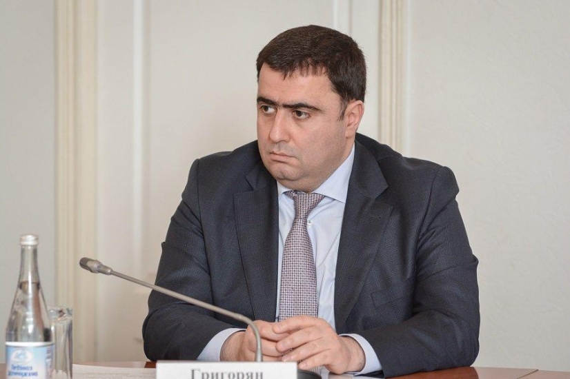 Экс-главу Первомайского района Артура Григоряна приговорили к двум годам условно