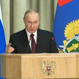 Путин поручил прокуратуре отслеживать состояние рынка труда и выплату зарплат