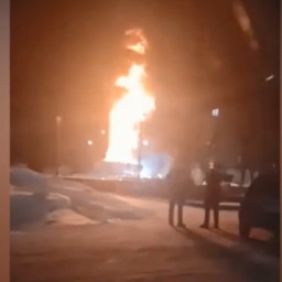 Очевидцы сняли в Татарстане памятник, полыхающий огнем