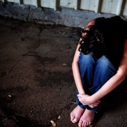 На Дону будут судить женщину, которая удерживала в подвале 14-летнюю сестру