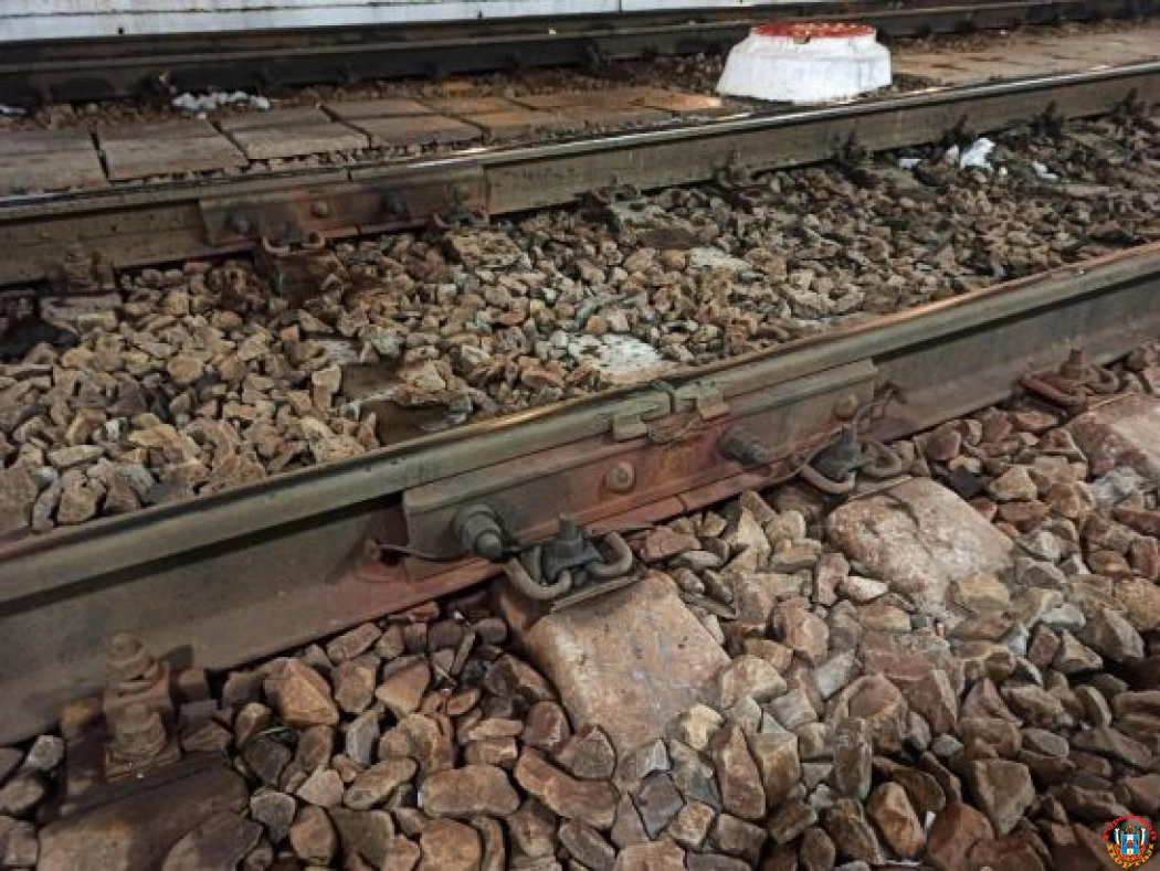 В Ростове 36-летняя женщина погибла под колесами поезда