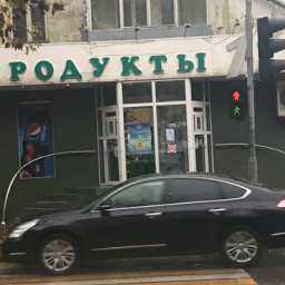 Взбесившийся светофор-обманщик на ростовском проспекте две недели подвергает пешеходов опасности