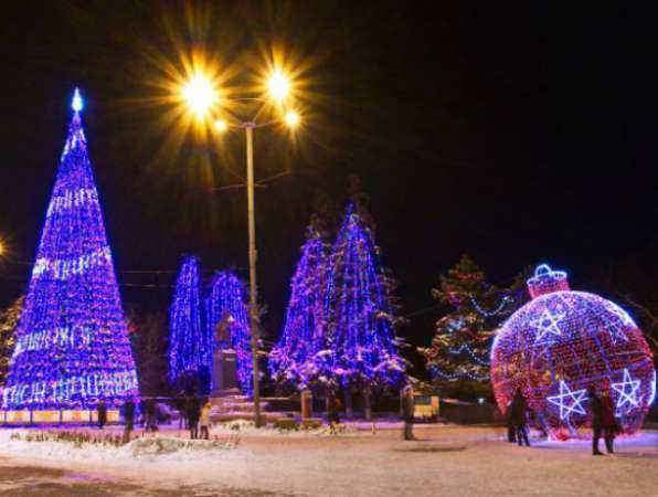 Светящиеся цифры 2018 появятся в преддверии главного праздника страны в Ростове