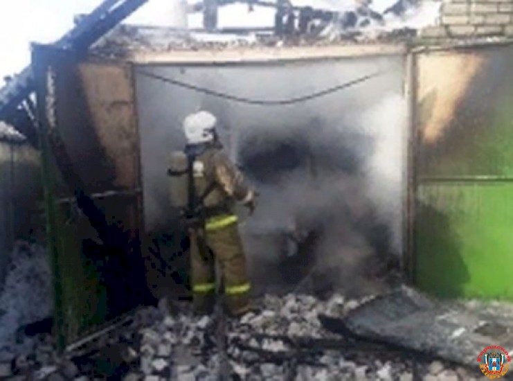 В Ростове-на-Дону дотла сгорел гараж