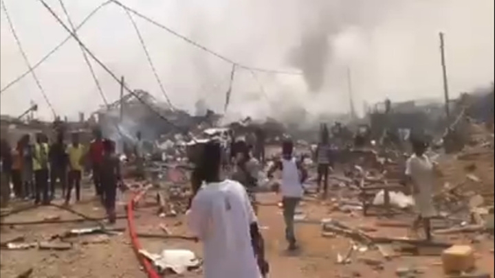 Не менее 20 человек погибли при взрыве грузовика в Гане