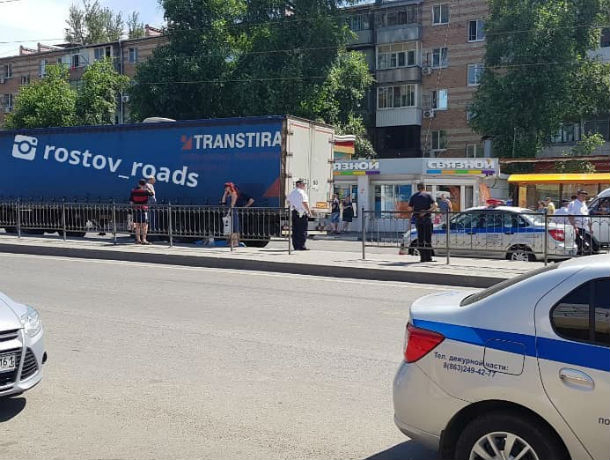 В Ростове водитель грузовика насмерть сбил пешехода