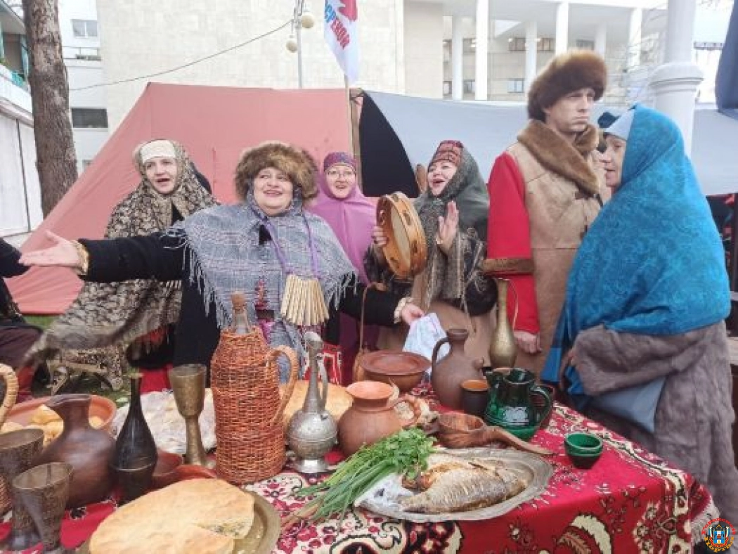Для гостей и жителей Ростова организовали гастрофестиваль в День народного единства