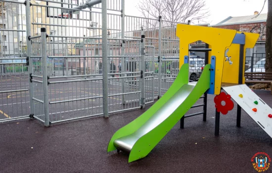 Новая игровая площадка с мультиспортивной ареной появилась в Ленинском районе Ростова