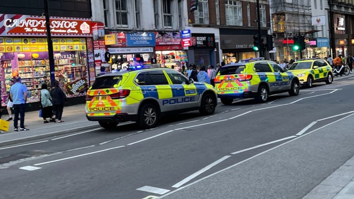 В центре Лондона мужчину несколько раз ударили ножом