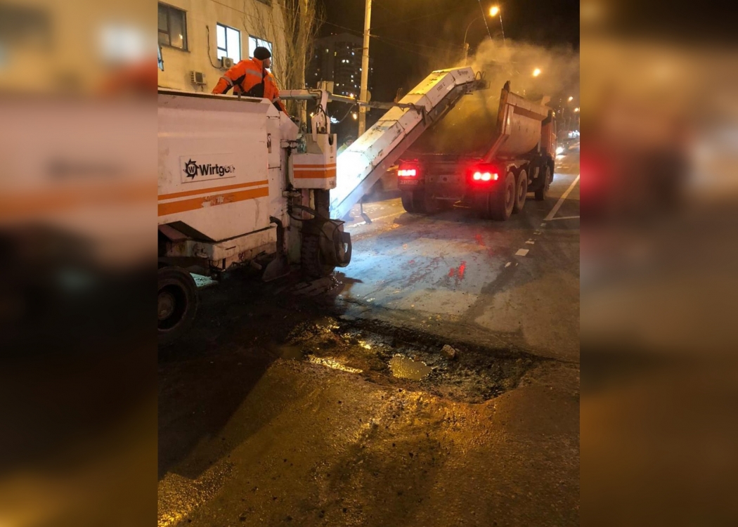 Сити-менеджер объяснил разбитые дороги в Ростове тёплой зимой