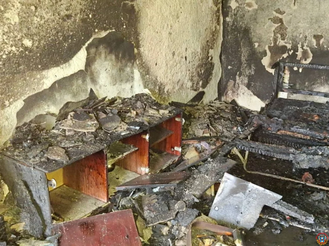 Мужчина погиб на пожаре в пятиэтажке в Гуково