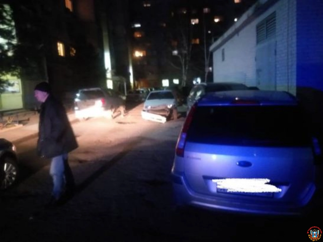 Ростовчанин на иномарке протаранил 14 авто