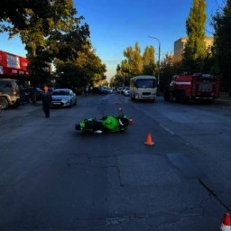 В Шахтах 31-летний мотоциклист пострадал в ДТП с иномаркой