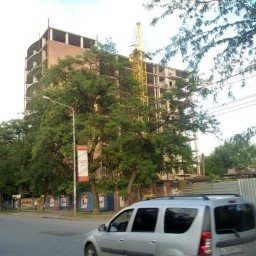 Власти Ростова отдадут в аренду участок с недостроенным бизнес-центром за 2,5 млн в год