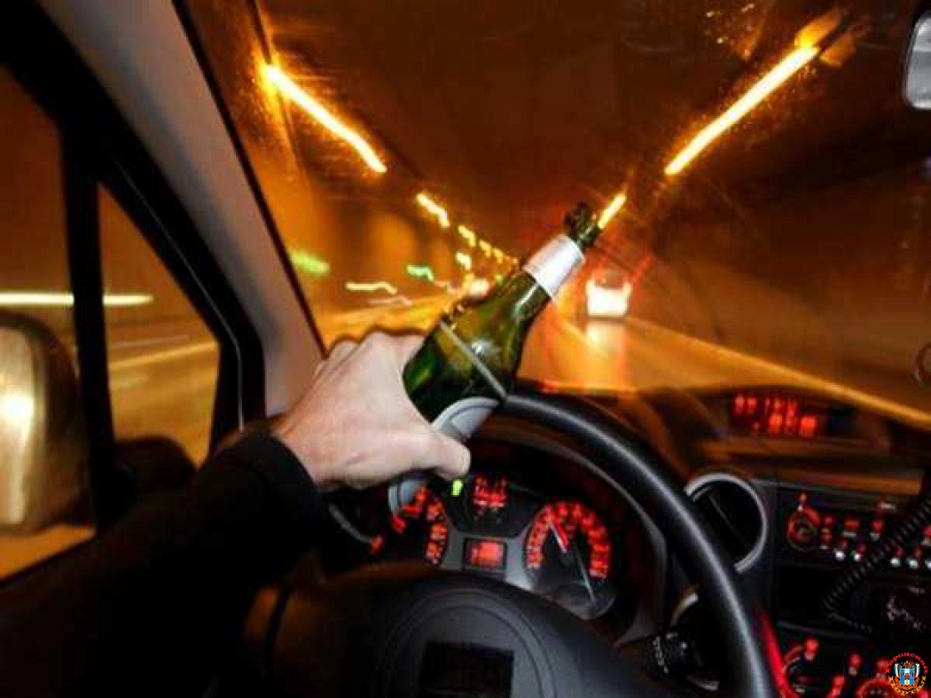 Бестолкового жителя Ростова в четвертый раз поймали пьяным за рулем машины
