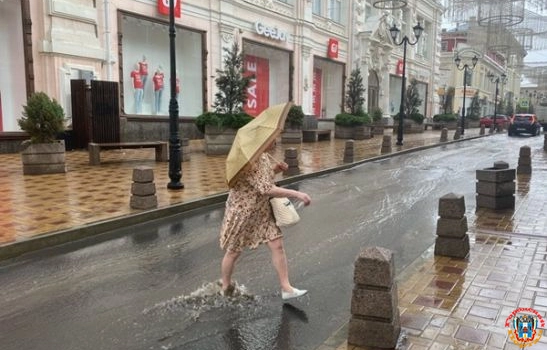 Центр Ростова превратился в Венецию после дождя