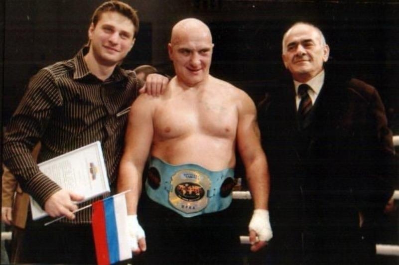 В Ростове от коронавируса умер чемпион мира по кикбоксингу Арчил Абуашвили