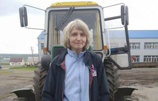 Одна среди мужчин: в гонках на тракторах примет участие жительница Ростовской области