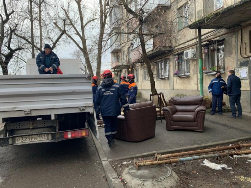 Власти Ростова расселили 19 квартир в аварийном доме в Кривошлыковском
