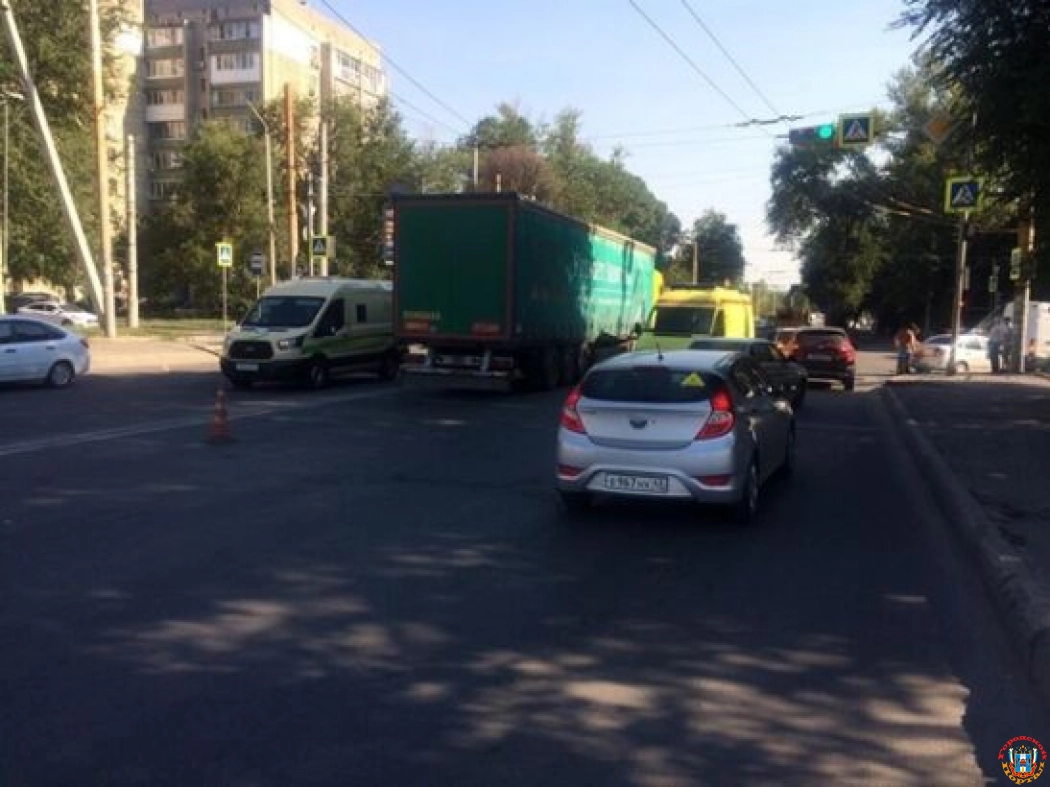 В Ростове грузовик насмерть сбил пожилого мужчину на «зебре»
