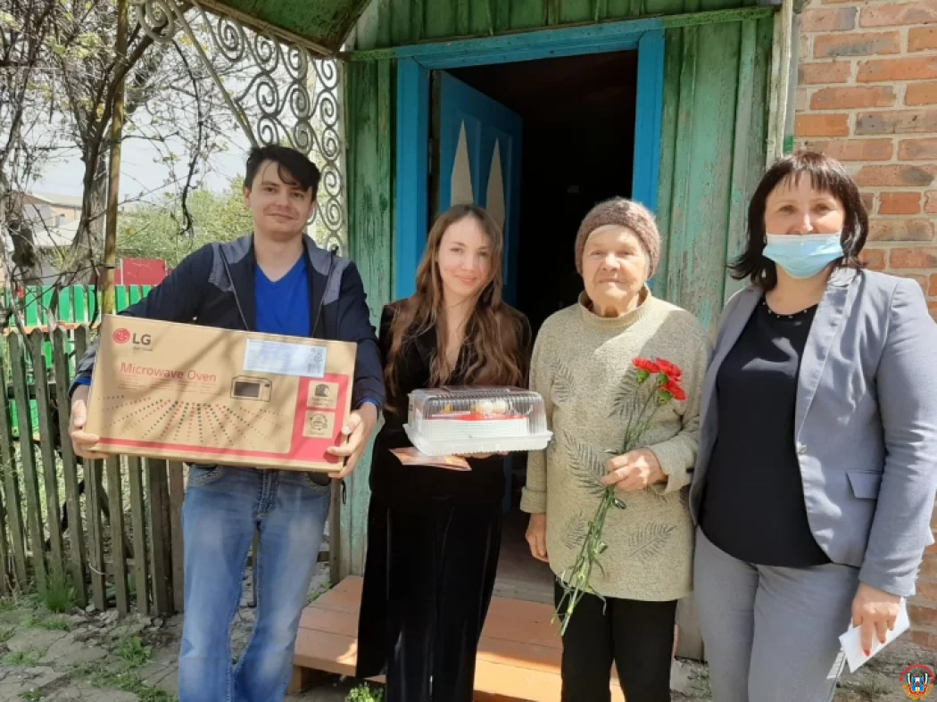 Спасибо за&nbsp;Победу: ГК&nbsp;&laquo;Чистый город&raquo; поздравил ветеранов с&nbsp;9&nbsp;мая