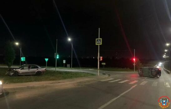 В ДТП с «перевертышем» на Суворовском в Ростове пострадала 17-летняя девушка