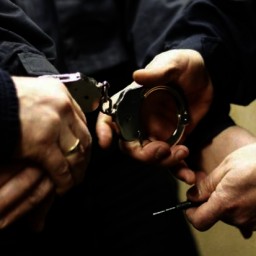 В Ростове экс-полицейских осудили за получение взятки в крупном размере