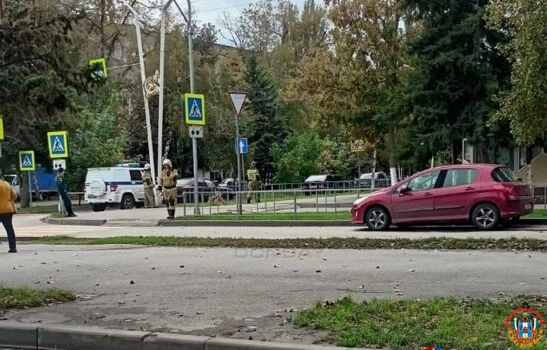 В Волгодонске кинологи оцепили магазин из-за подозрительного пакета