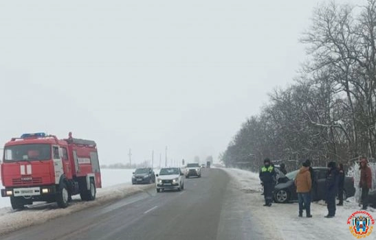 На трассе Ростов – Волгодонск двое мужчин и 16-летняя девушка пострадали в ДТП
