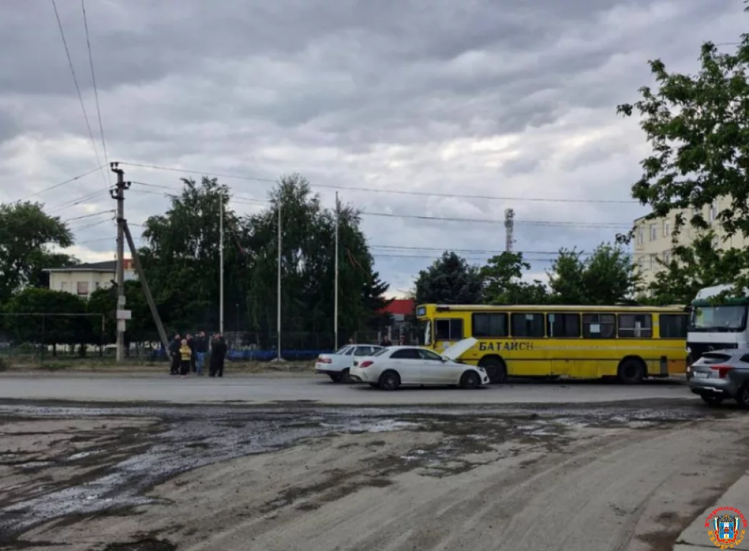 Трое пассажиров из Ростовской области пострадали в ДТП с автобусом