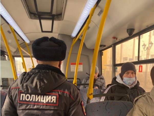 Во время проверки в Ростове нашли автобусы с холодными и грязными салонами
