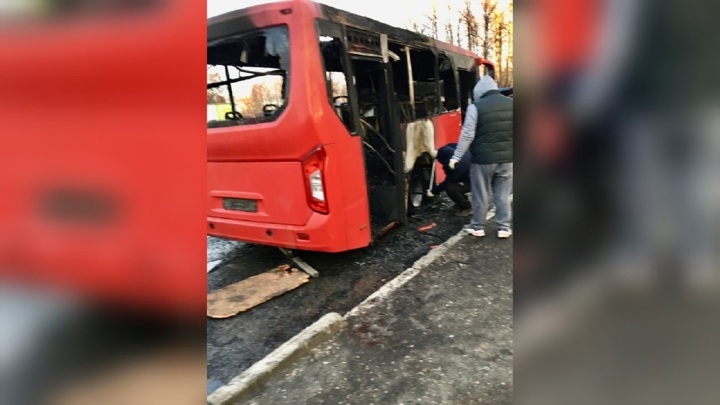 В Ярославле сгорел пассажирский автобус