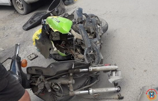 В Гуково пассажирка мопеда пострадала в ДТП с ВАЗом