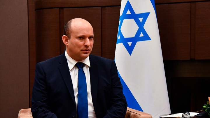Израильский премьер прилетел в Москву