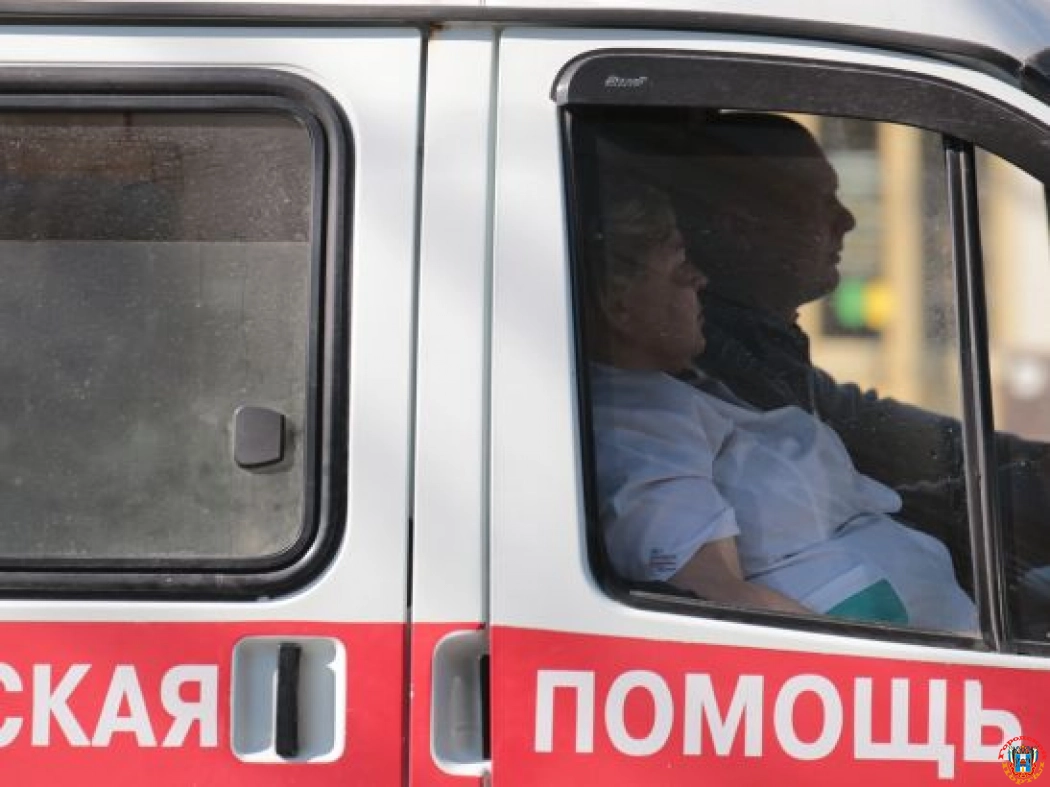 На трассе под Ростовом 43-летний мужчина пострадал в ДТП с двумя грузовиками