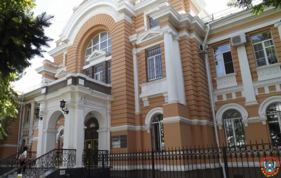Осужденную за взятки, завкафедрой стоматологии Ростовского госмедуниверситета, освободили из-под стражи