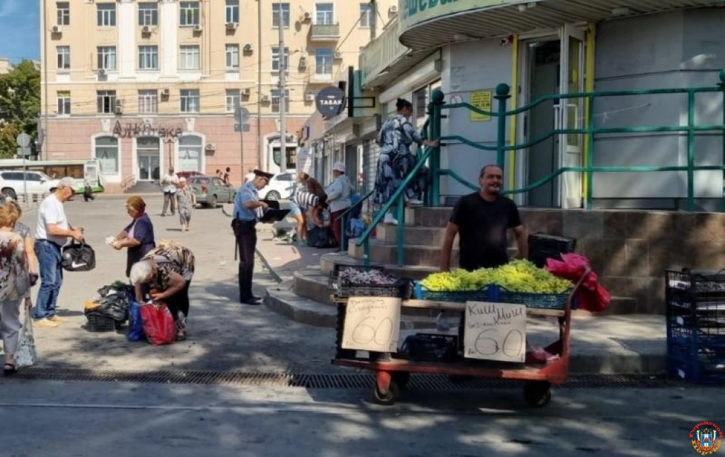 Власти Ростова заявили о продолжении борьбы с нелегальной торговлей на Соборной площади