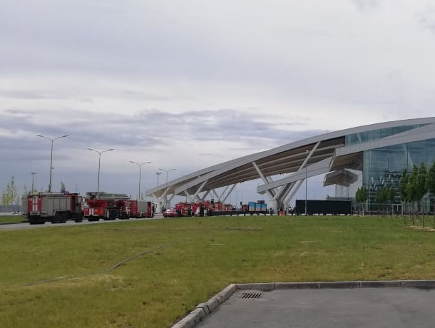 Из-за сообщения о бомбе эвакуировали аэропорт Платов