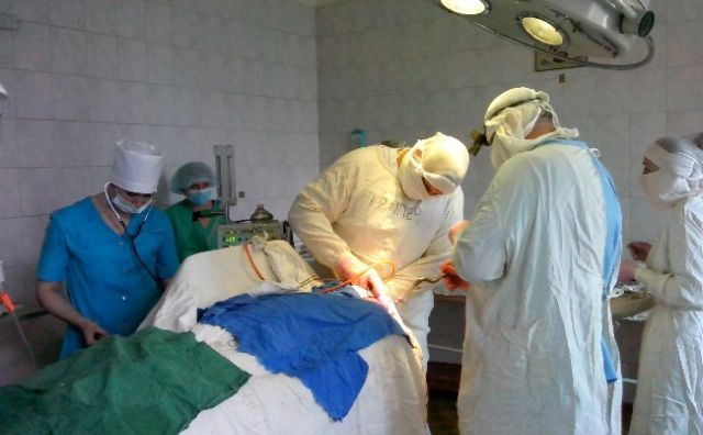 В Донецке главврач ЦГБ не смог объяснить, откуда в больнице импланты