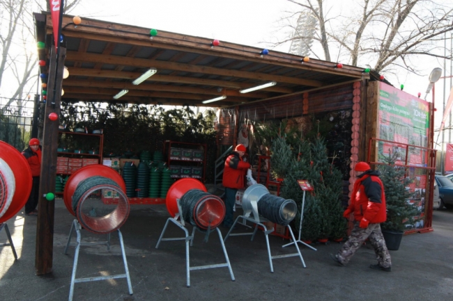 В Ростове откроются 30 елочных базаров